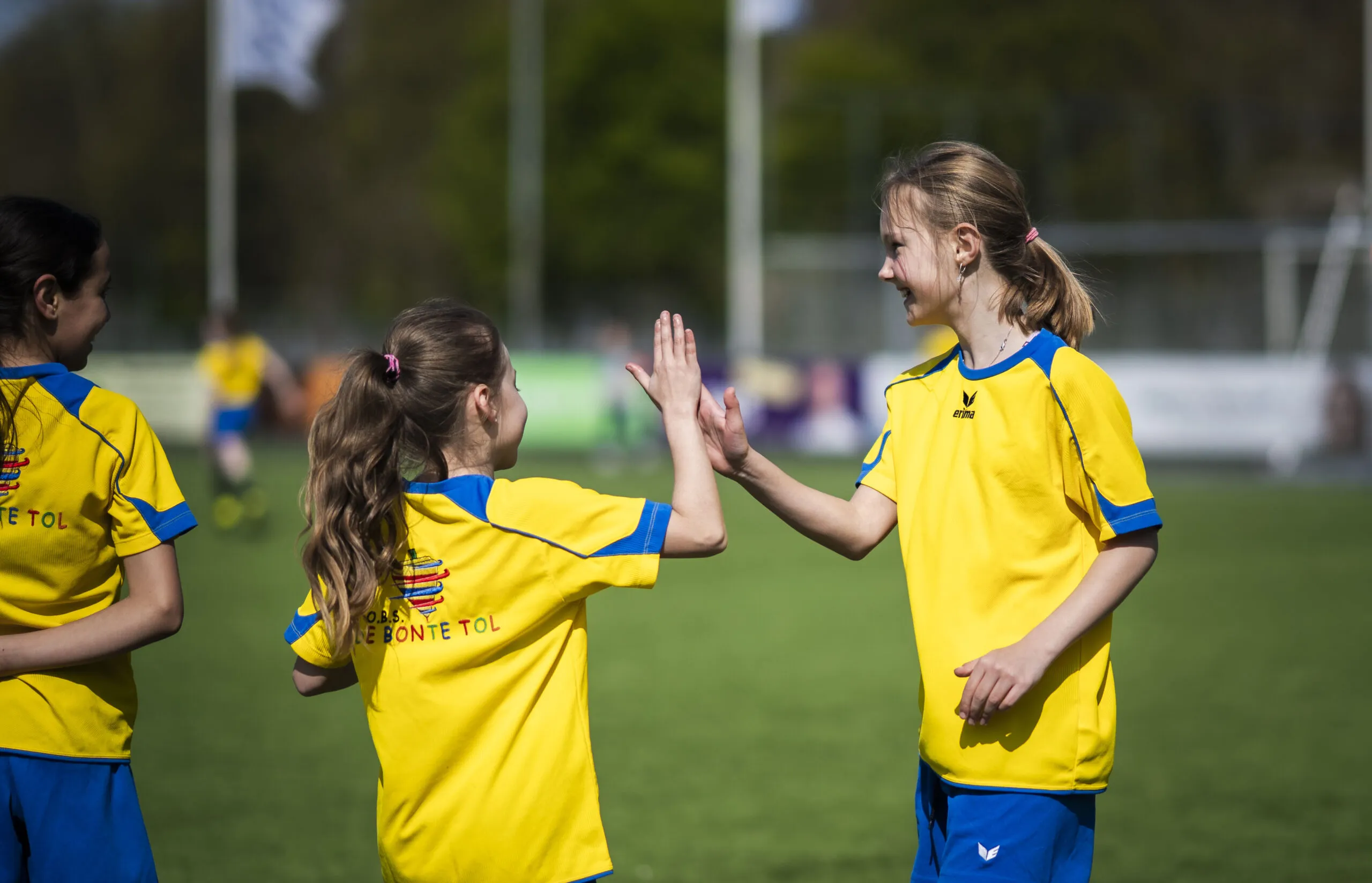 Kinderen die meedoen met een toernooitje